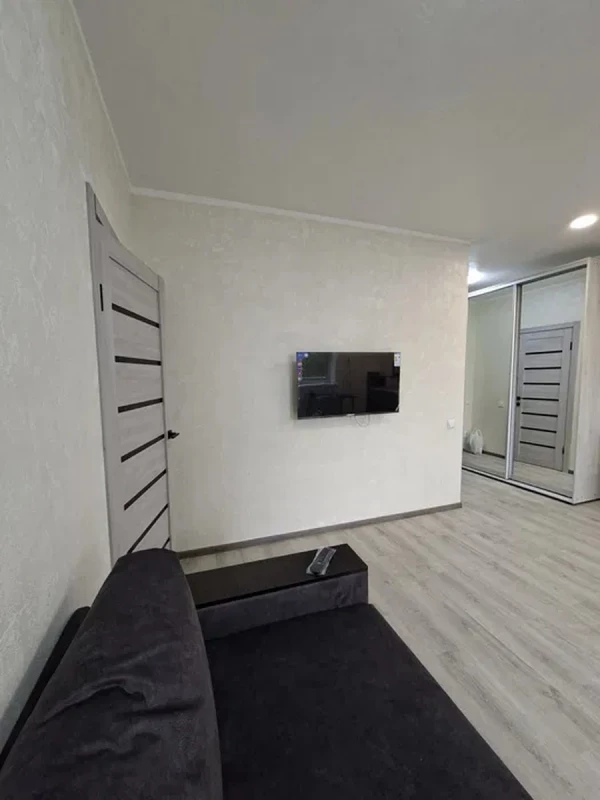 Квартира 3-кімн. оренда Петропавлівська Борщагівка – 50 м², Петропавловская Борщаговка — 3/9
