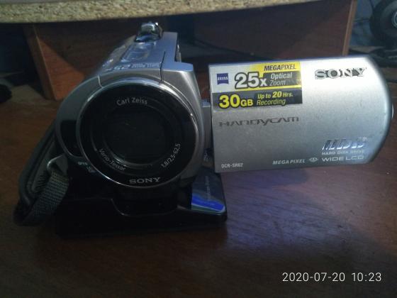 Продам цыфровую видеокамеру Sony dcra_c 171.в рабочем состоянии.