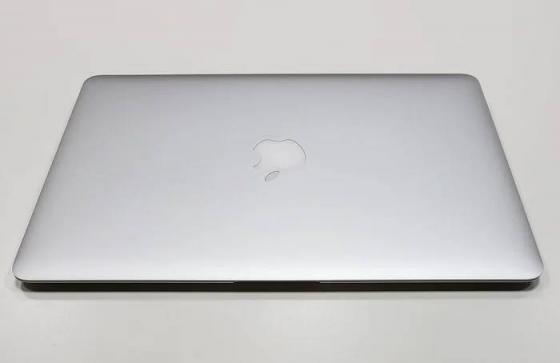 Продам Apple MacBook