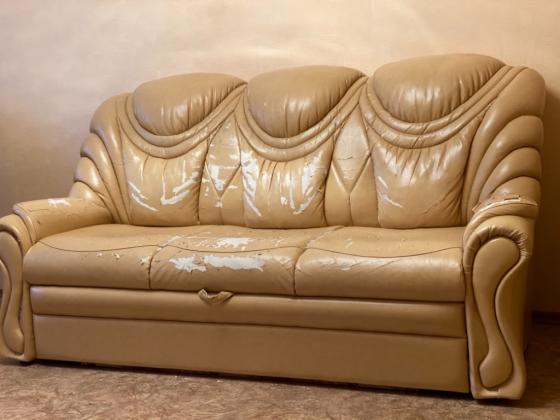 Двухспальный диван б/у 2000 грн