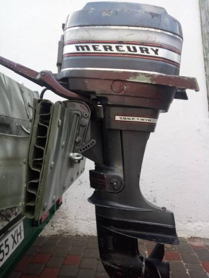 Лодочный мотор Меркури 20 двух тактный 1989 короткая нога