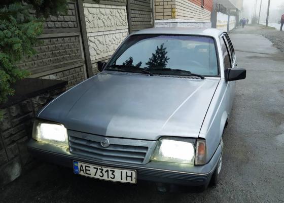 Opel Ascona 1987г