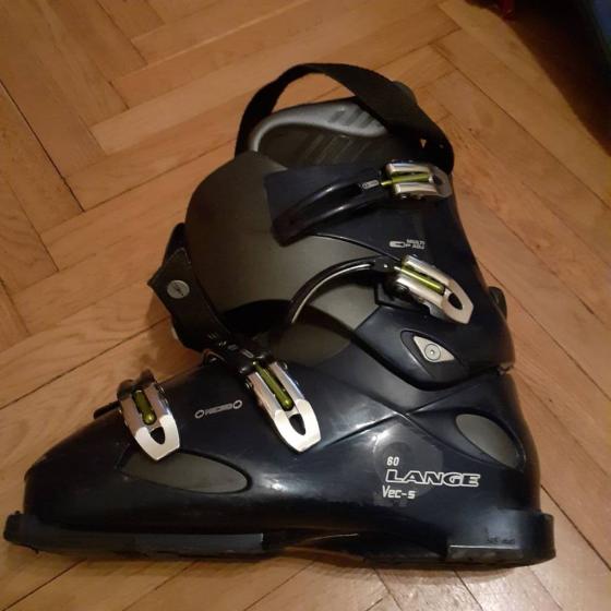 Продаю итальянские оригинальные  лыжные ботинки LANGE 60 Vec-5