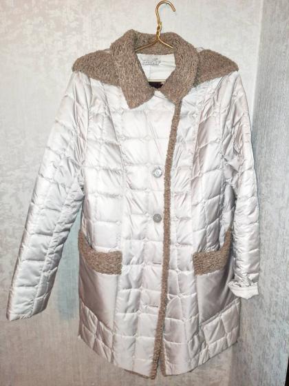Продается женское стеганное пальто