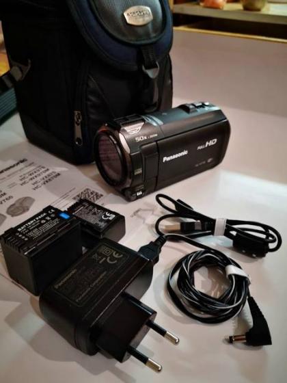 Продам видеокамеру Panasonic HC-V770