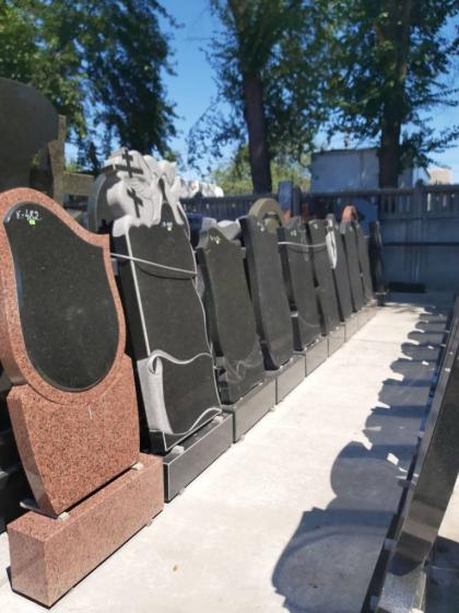 Гранитные памятники и мемориальные комплекты в Одессе и области Качественное выполнение, низкие цены, гарантия
