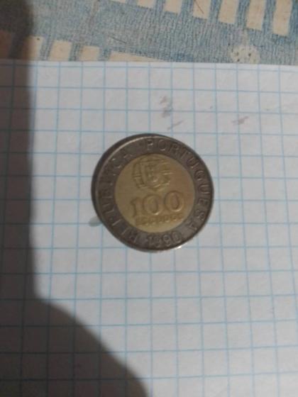 Продам монету СССР 2 копейки и монету 100 ESKUDOS.