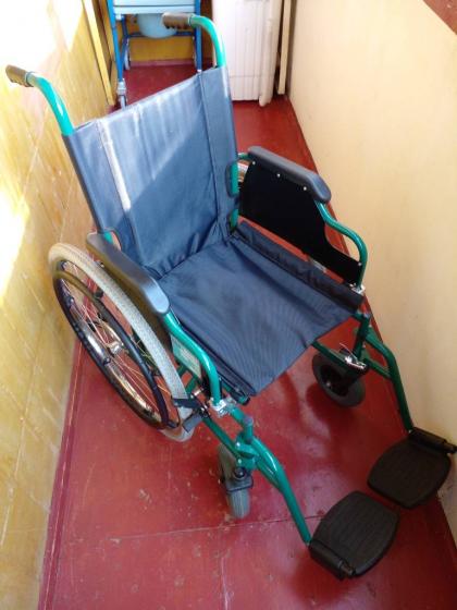 Продается новая инвалидная коляска для взрослых.