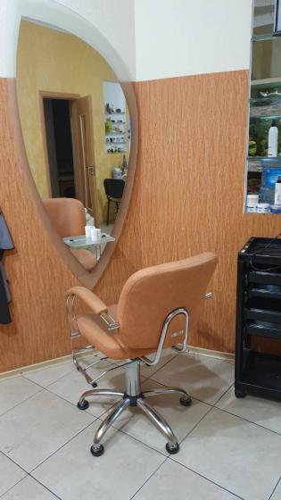 Оренда парикмахерского кресла