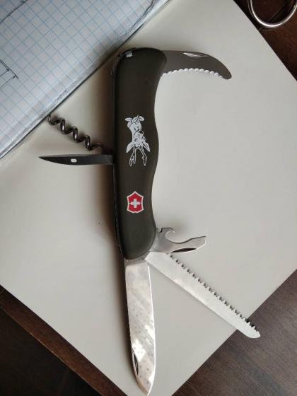 Продам новий швейцарський універсальний розкладний ніж