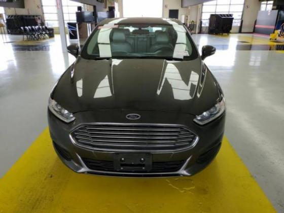 Притягательный, как магнит -  Ford Fusion SE 2015