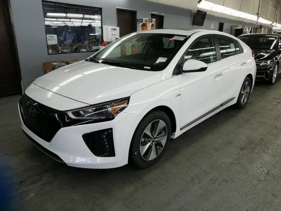 Hyundai Ioniq 2019 – энергоэффективный седан