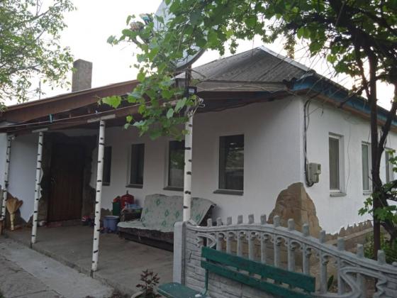 Продам гарний дом в селі Медведівка.