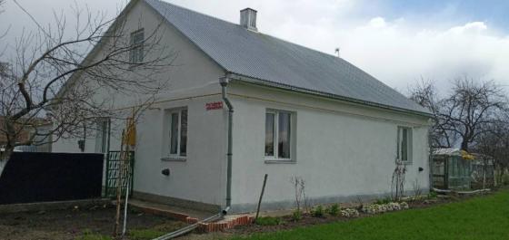 Продам вмебльований будинок в с.Мощаниця( 3км від траси Луцьк-Рівне)