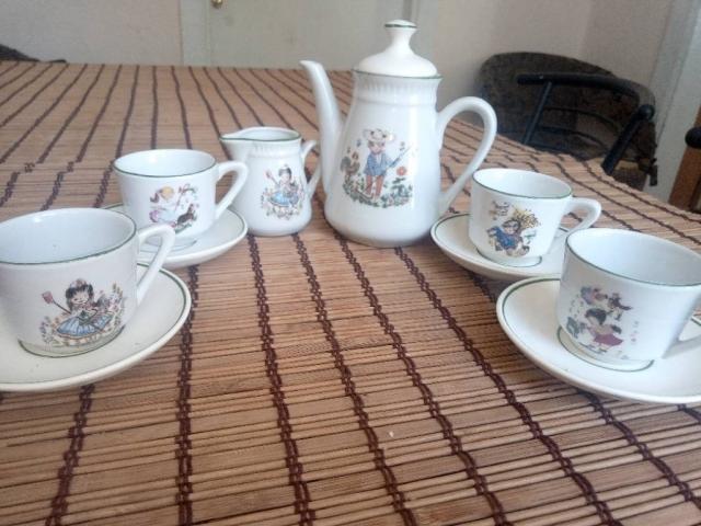 Набор детской игровой посуды для чаепития
