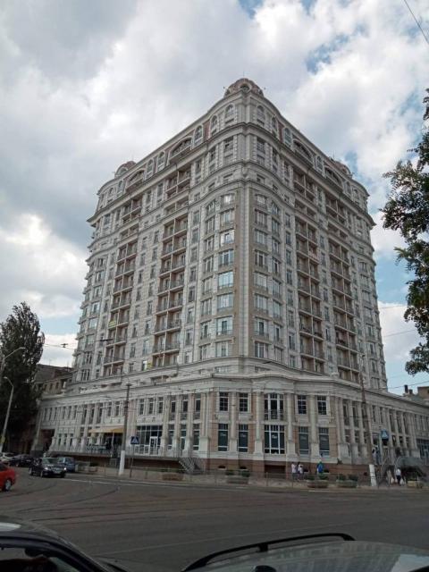 Сдам посуточно 2ух комнатную квартиру в центре Одессы с охраняемой территорией и подземным паркингом для отличного отдыха компании до 5человек