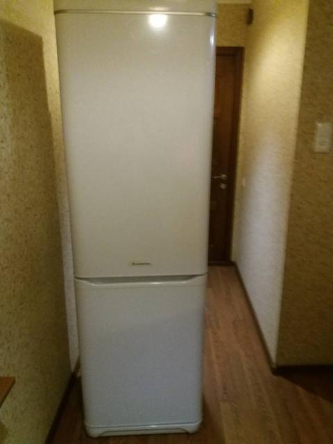 продам холодильник  ARISTON