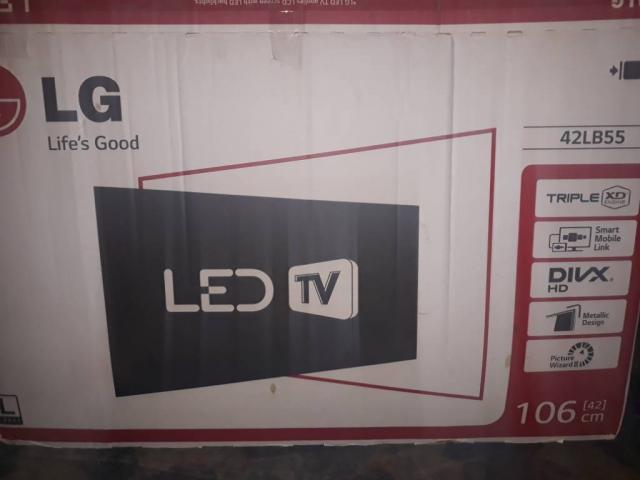 продам телевизор LED TV LG42LB55
