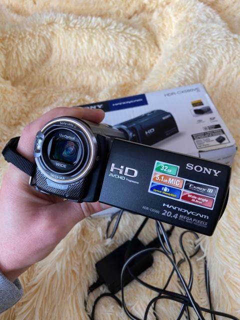 Видеокамера Sony HDR580VE
