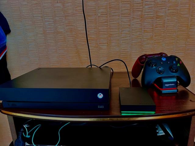 Игровая приставка Microsoft Xbox ONE
