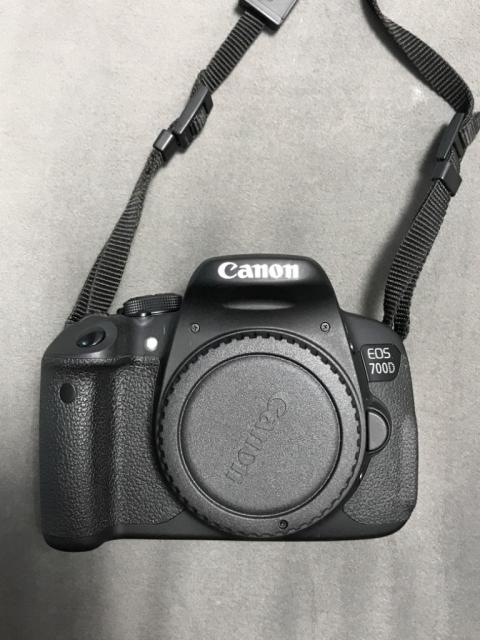 Фотоапарат Canon 700D