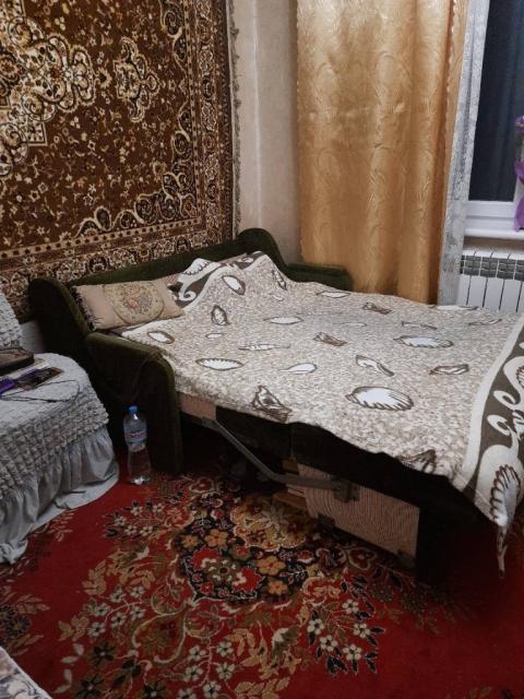 Киев,Дарницкий р-н,отдам старый диван бесплатно, самовывоз