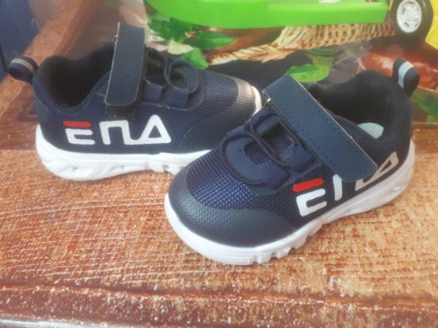 Продам дитячі кросівки розмір 23,нові в ідеальному стані(підсвітка не працює),Ціна 200 грн без торгу