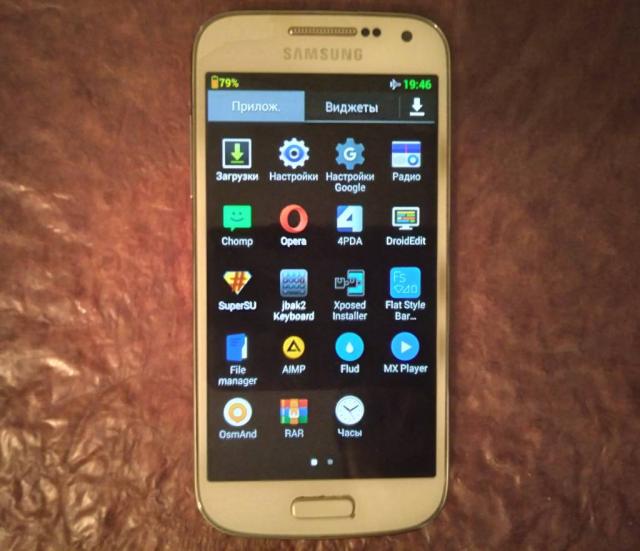 Продам смартфон Samsung s4 mini