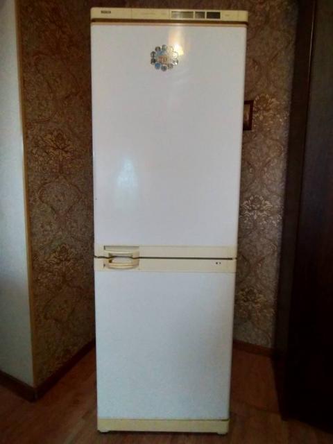 Продам холодильник бошь