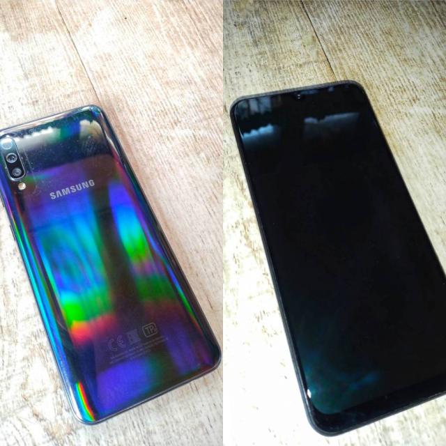 Продам телефон Samsung galaxy A50.