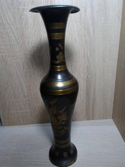 Винтажная черная латунная индийская ваза ручной работы.