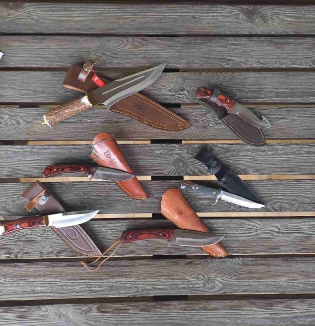 Коллекция охотничьих ножей