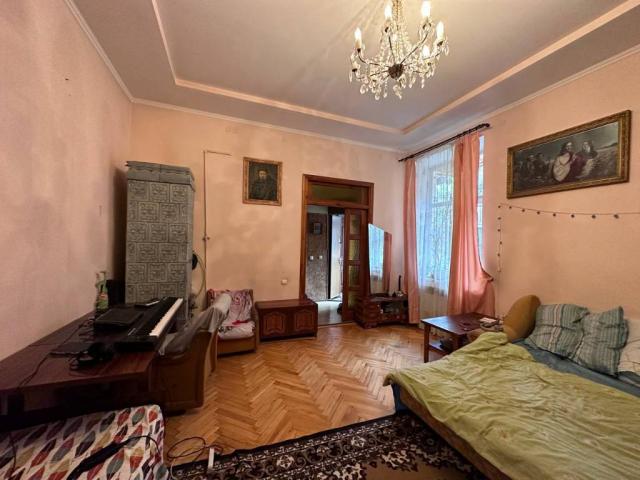 Продаємо 1 кім квартиру по вул Туган-Барановського(Історичний центр)