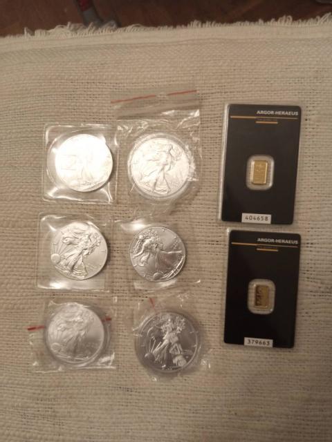 Сувенири монети 999 срібло золото 1 гр ,2 гр