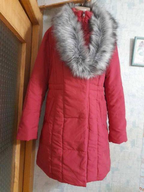 Жіноче тепле пальто з капюшоном та з'ємним хутром (штучне) Bonprix р 52  Малинове пальто р 52 євр р 44,англ р 18 бренд - bpc selection Bonprix (Германія)