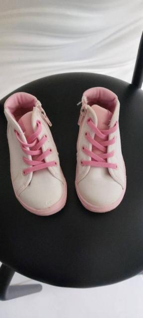 Взуття для дівчинки 3-4 роки