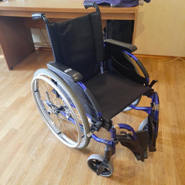 Механічний інвалідний візок