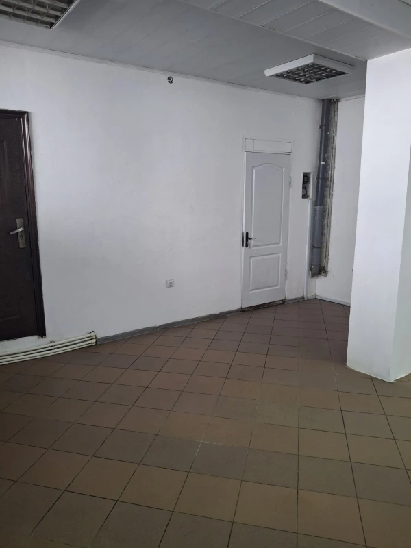 Комерційна нерухомість – 86 м², Кременец — 7/15