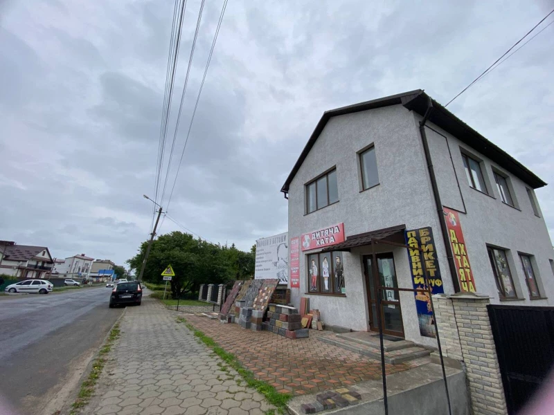 Комерційна нерухомість – 104.2 м²