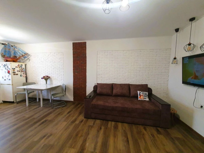 Квартира 2-кімн. продаж Погреби – 37 м², Погребы — 12/15