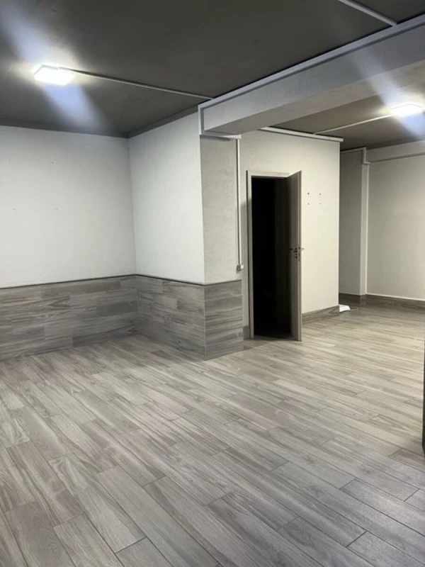 Комерційна нерухомість – 38 м², Софіївська Борщагівка — 5/15