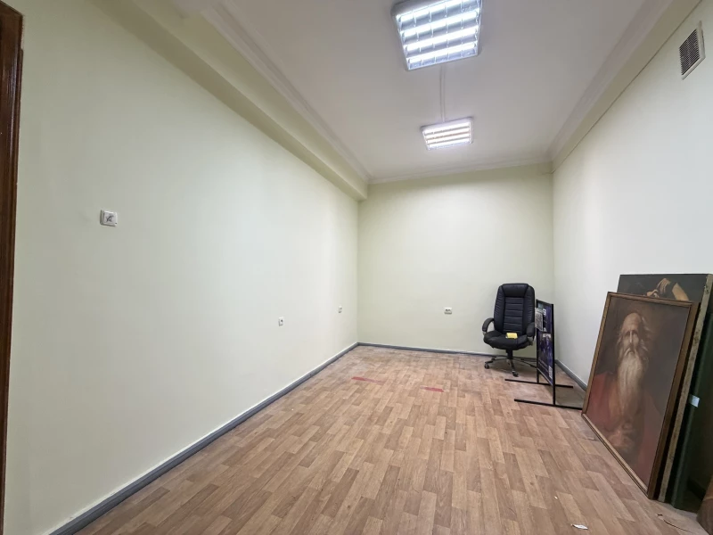Комерційна нерухомість – 14 м²