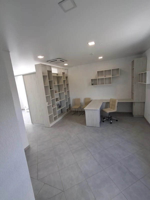 Комерційна нерухомість – 35.1 м², Кременец — 4/11