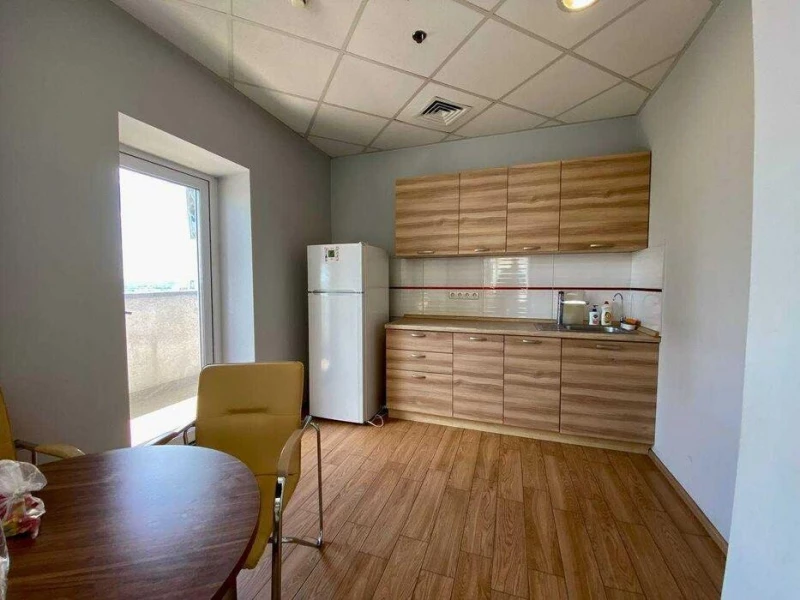 Комерційна нерухомість – 182 м², Київ — 8/15