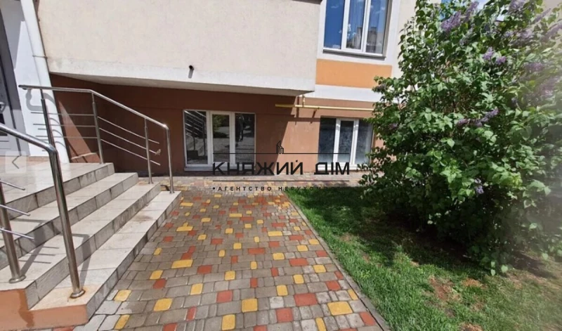 Комерційна нерухомість – 32 м², Святопетрівське — 5/7
