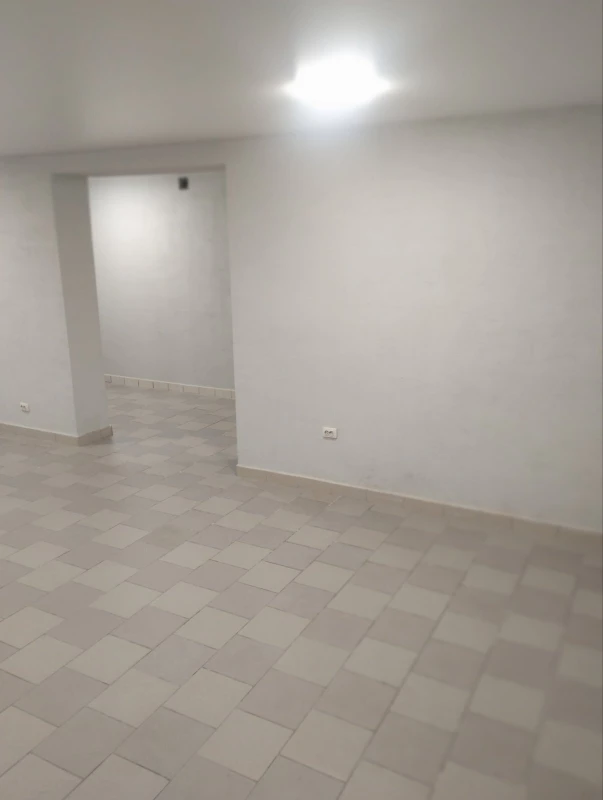 Комерційна нерухомість – 158.5 м², Полонне — 6/14