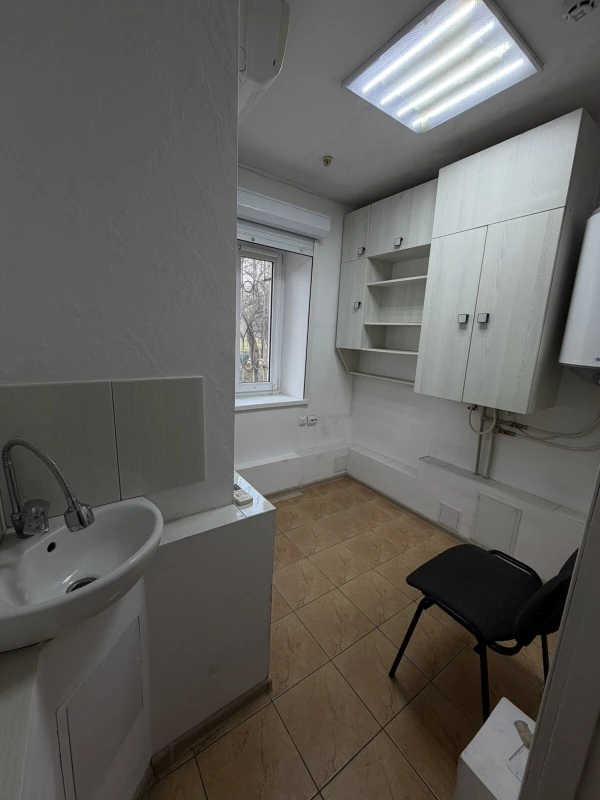 Комерційна нерухомість – 43 м², Нововолинськ — 14/15