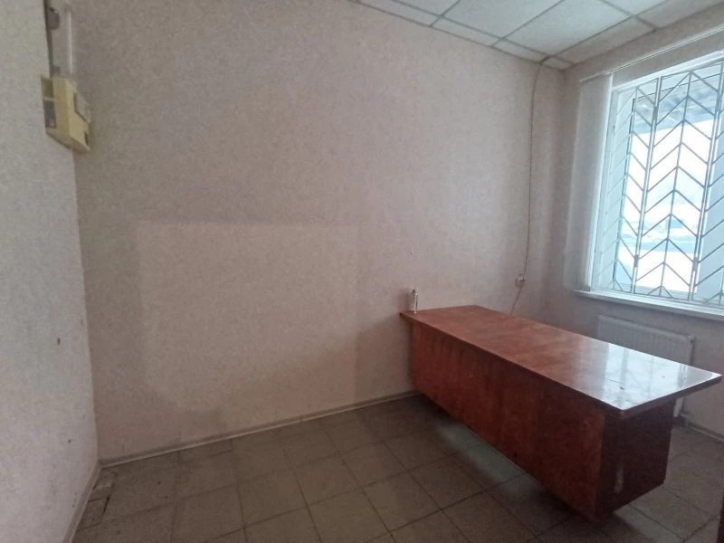 Комерційна нерухомість – 108 м², Лубни — 6/8