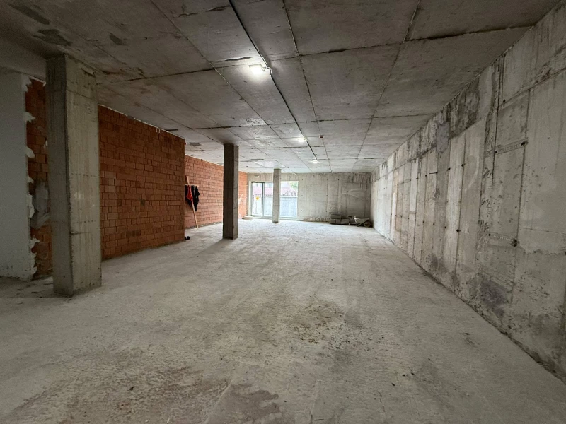 Комерційна нерухомість – 440 м², Поляна — 4/9