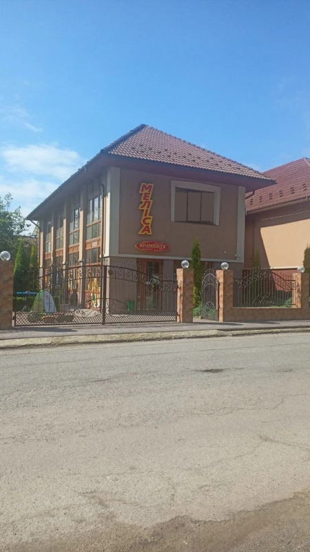 Комерційна нерухомість – 102.2 м²